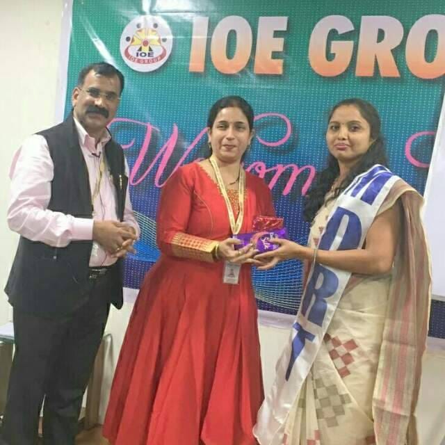 MDRT-USA -2016  Felicitated by Mr. PRABHUDESAI SIR & Mrs. Smita Madam